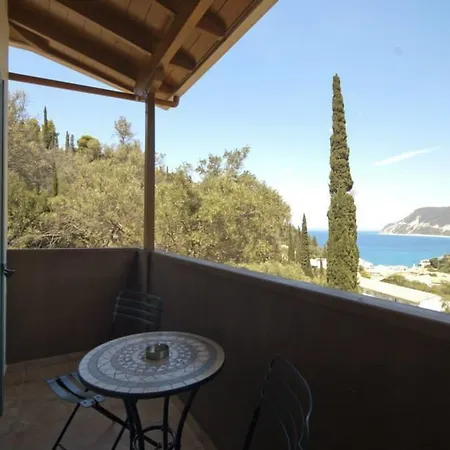 Penzion Lefkas Petra 3*