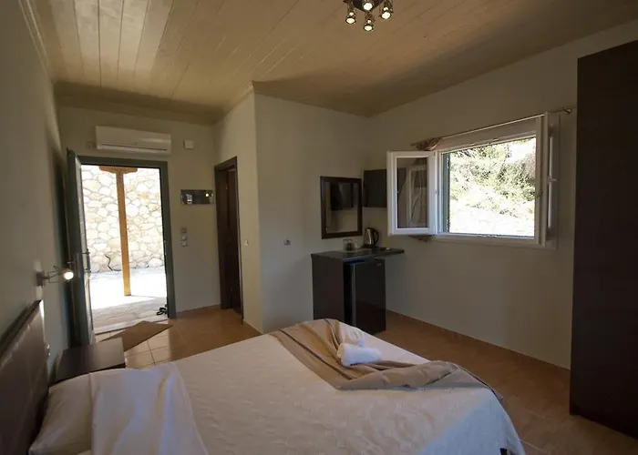 Guest house Lefkas Petra 3*